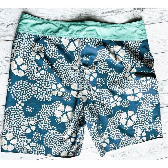 Roark Revival The Savage Board Shorts Men’s Size 36 - Picture 2 of 5